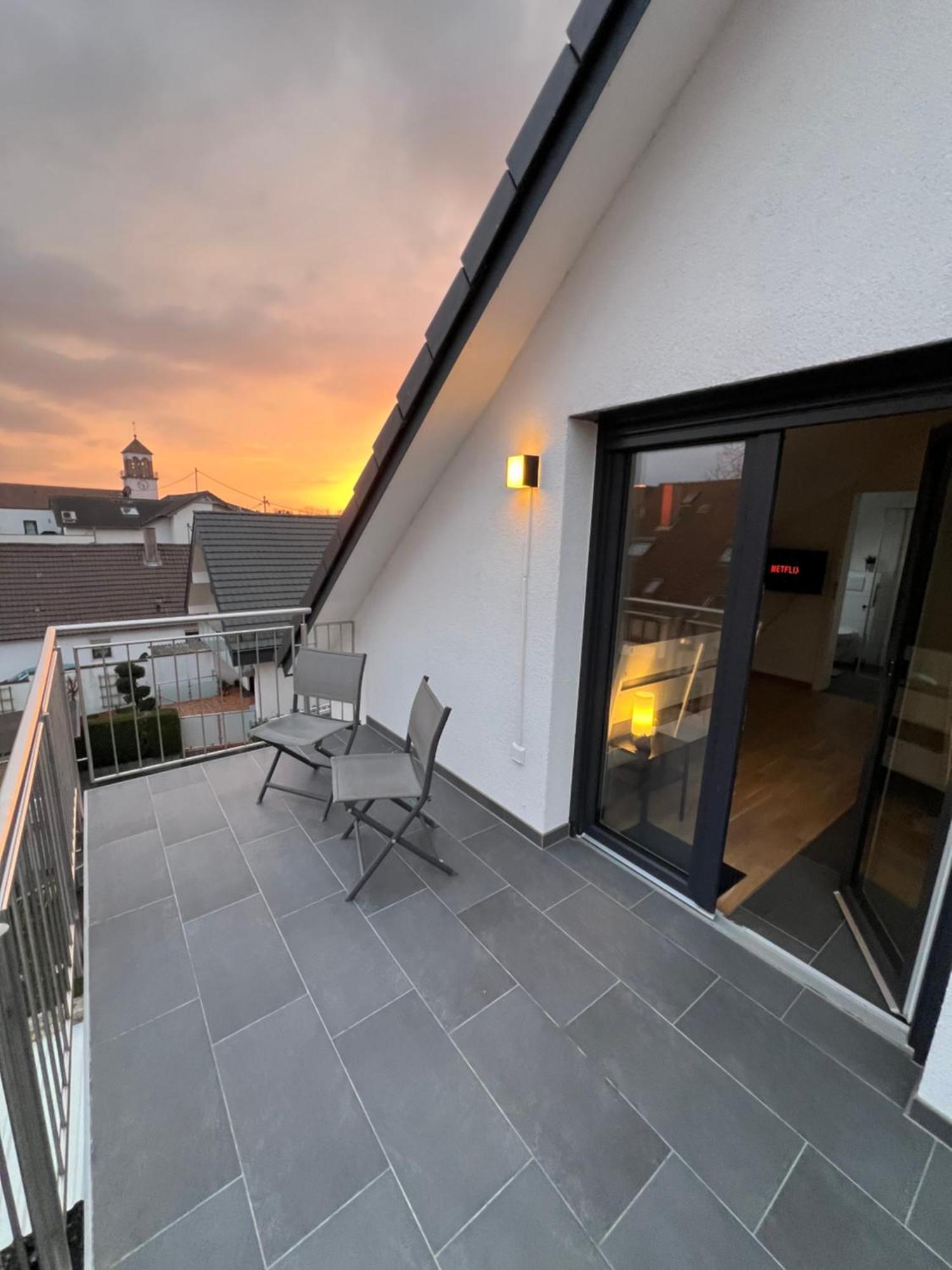 Charmantes Studio-Apartment Im Herzen Von Neureut - Fussbodenheizung, Regendusche, Waschmaschine, Stellplatz Karlsruhe Extérieur photo